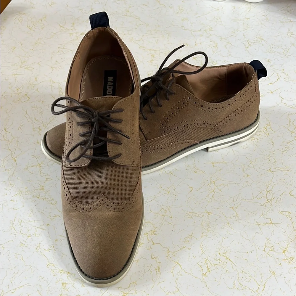 Steve Madden Oxford Casual Tan Shoe Slight Use US Size 12M